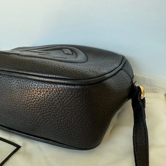 Gucci Pebbled Calfskin Small Soho
Disco Bag - Picture 10 of 16